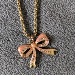 Betsey Johnson bow necklace
